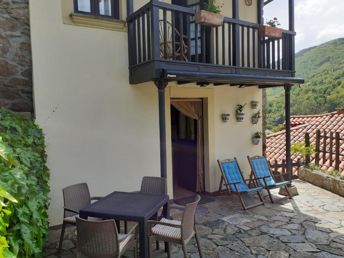 Villa La Casina De Santulaya Cangas De Narcea Exterior foto